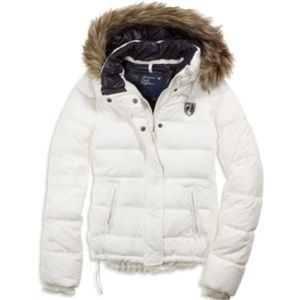 AE White puff coat with fur hood